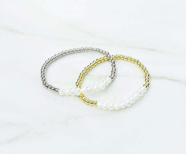 iishii Designs Fresh Water Pearl and Gold Bead Bracelet