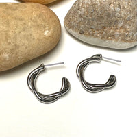 Iishii Designs Stainless Steel 24mm Twisted Hoop Earring