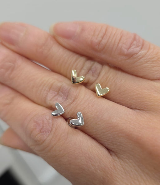 Iishii Designs Tiny Solid Heart Stud Earring
