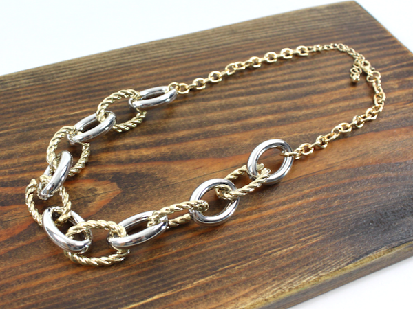 Persuasion Textured and Smooth Link Necklace