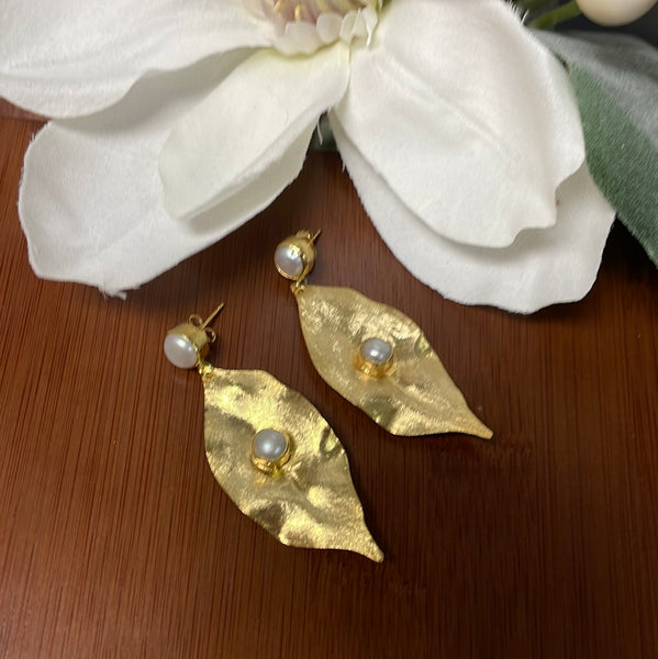 Lea Solid Leaf and Freshwater Pearl Drop Earring