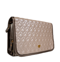 PurseN Getaway Toiletry Case in White Gold Quilted