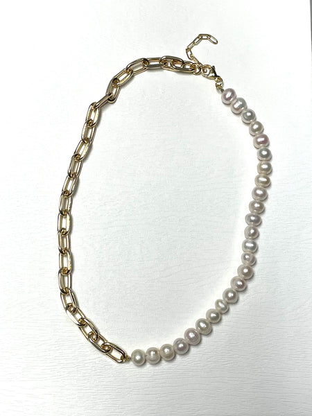 iishii Designs Chain and Fresh Water Pearl Necklace